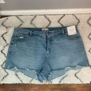 Abercrombie Curve Love The Cutoff Short size 35 /20 .. new with tags. Denim